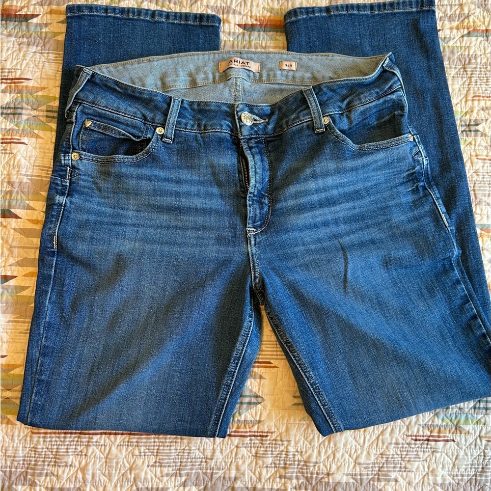 Ariat Women's Classic Blue Straight Leg Jeans 34R